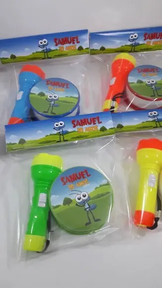 Kit Copo Retratil + Mini Lanterna Tema Corrida