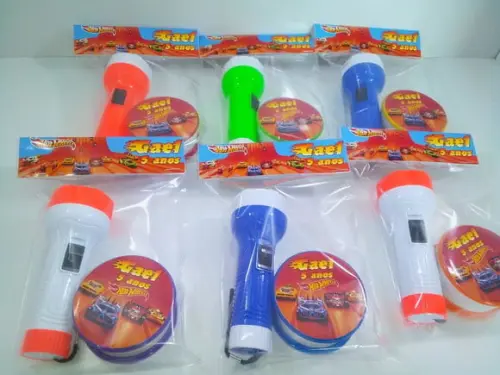 Kit Copo Retratil + Mini Lanterna Tema Hot Wheels