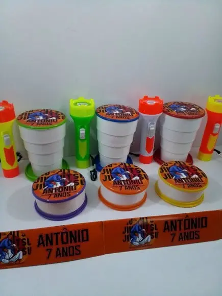 Kit Copo Retratil + Mini Lanterna Tema Juijdsu