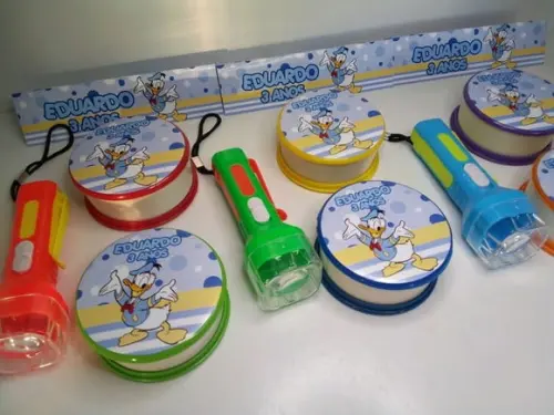 Kit Copo Retratil + Mini Lanterna Tema Pato