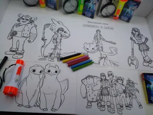 Kit de Desenhos para Colorir + Giz de Cera + Lanterna + Lupa