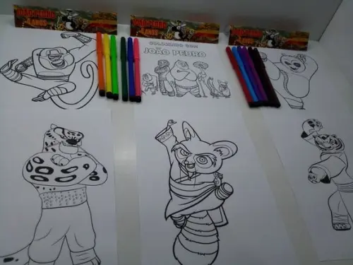 Kit de Desenhos para Colorir com 6 Canetinhas Kung Fu Panda