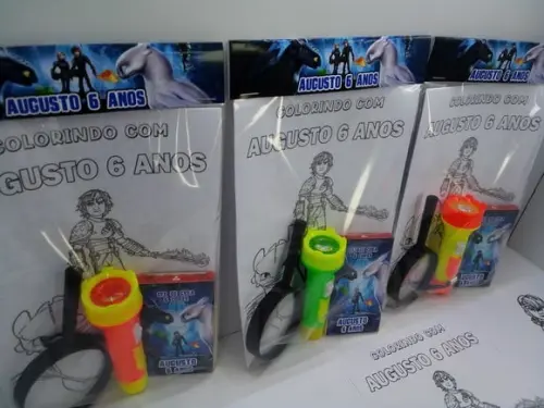 Kit de Desenhos para Colorir + Giz de Cera + Lanterna + Lupa