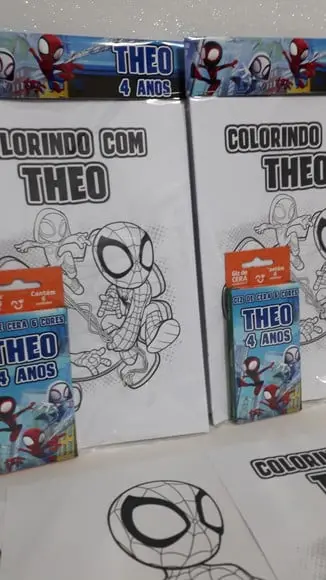 Kit de Desenhos para Colorir com Giz de Cera Aranha Verso