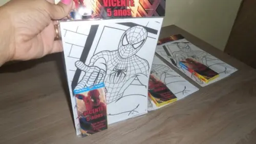 Kit de Desenhos para Colorir com Giz de Cera Homem Aranha
