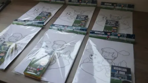 Kit de Desenhos para Colorir com Giz de Cera Futebol