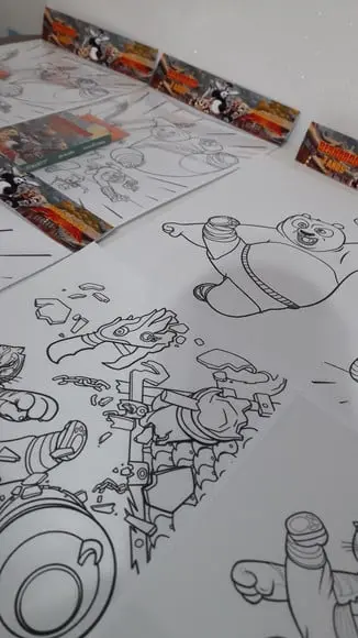 Kit de Desenhos para Colorir com Giz de Cera Kung Fu Panda