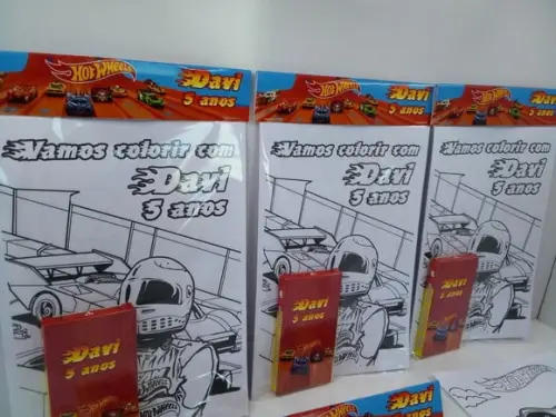 Kit de Desenhos para Colorir com Giz de Cera Hot Wheels