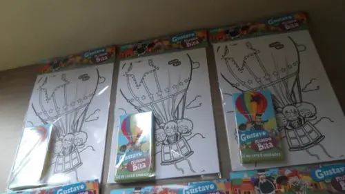 Kit de Desenhos para Colorir com Giz de Cera Mundo Bita