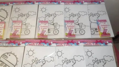 Kit de Desenhos para Colorir com Giz de Cera Tema Pig