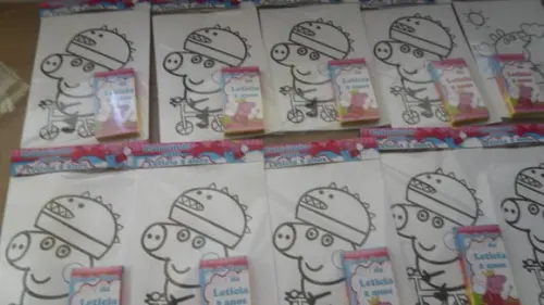 Kit de Desenhos para Colorir com Giz de Cera Tema Pig