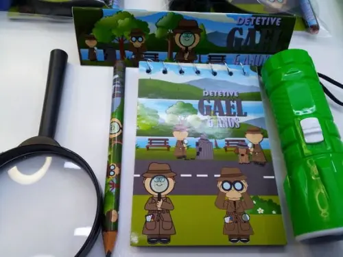 Kit Detetive Bloquinho+mini Lápis+lanterna+lupa