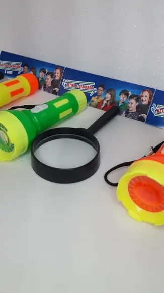 Kit Detetive Lanterna e Lupa Personalizado