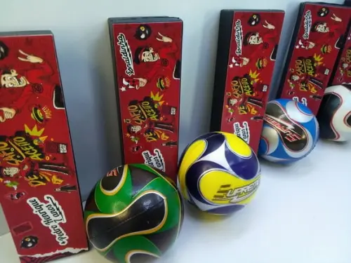 Kit Dominó + Mini Bola Macia 6x6cm Tema Edinaldinho
