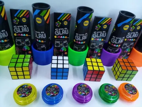 Kit Dominó + Pega Varetas + Mola + Cubo + Ioiô Tema Anos 80