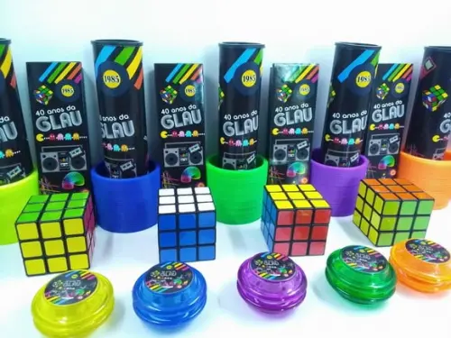 Kit Dominó + Pega Varetas + Mola + Cubo + Ioiô Tema Anos 80