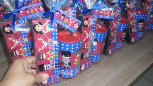 Kit Domino e Cofre Super Heróis