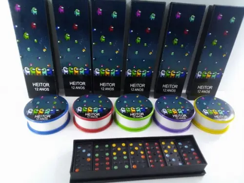 Kit Domino e Copo Retratil Tema Among Us
