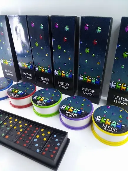 Kit Domino e Copo Retratil Tema Among Us