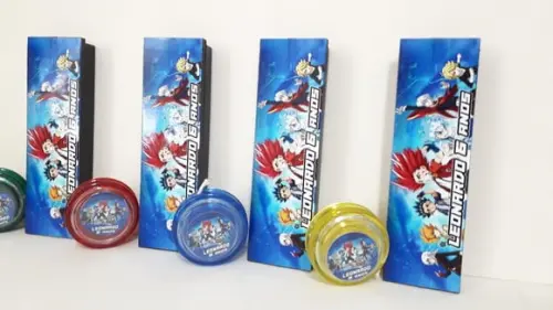 Kit Domino e Ioio Personalizado Tema Beyblade