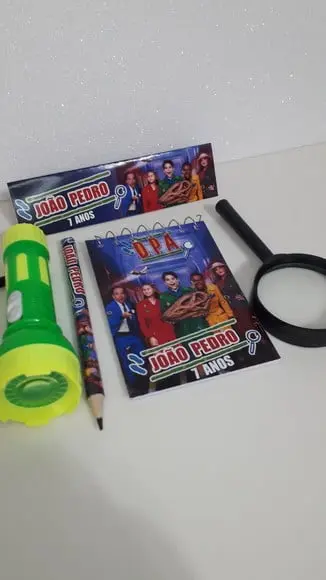 Kit Dpa Bloquinho + Mini Lápis + Lanterna + Lupa