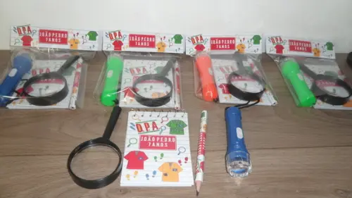 Kit Dpa Bloquinho + Mini Lápis + Lanterna + Lupa