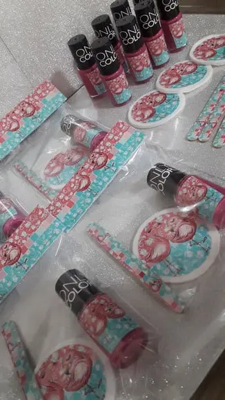 Kit Esmalte + Lixa + Algodão Redobdo Tema Flamingo