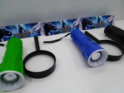 Kit Lanterna e Lupa Tema Como Treinar Seu Dragão
