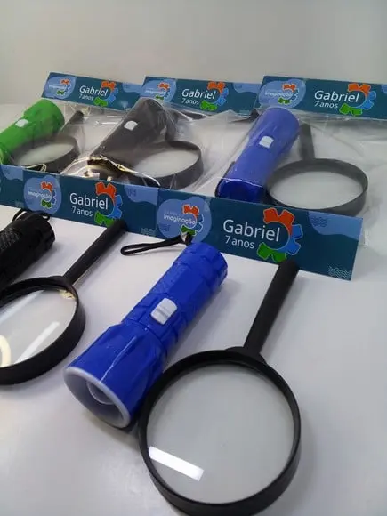 Kit Lanterna e Lupa Tema Museu