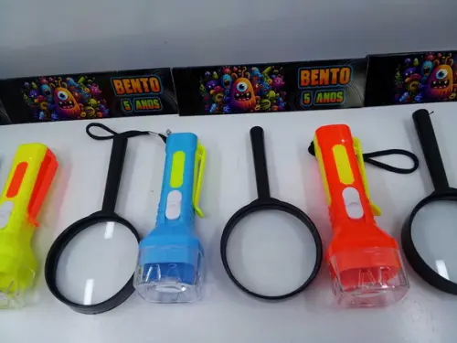 Kit Lanterna e Lupa Tema Monstros