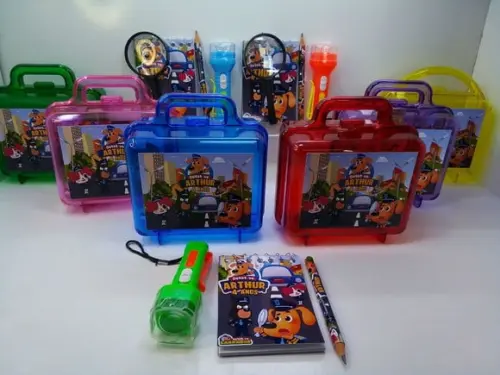 Kit Maletinha + Lupa + Lanterna +bloquinho e Mini Lapis
