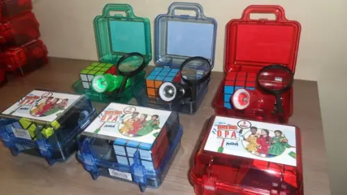 Kit Maletinha Dpa + Lupa + Lanterna + Cubo Magico