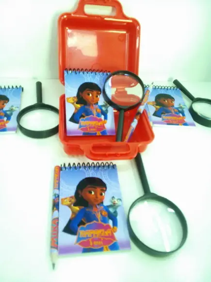 Kit Maletinha Plástica + Bloquinho+ Mini Lápis+lupa Mira
