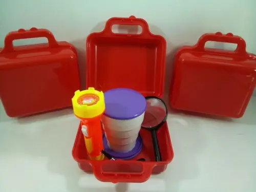 Kit Maletinha Plástica + Lupa + Lanterna + Copo Tema Roblox