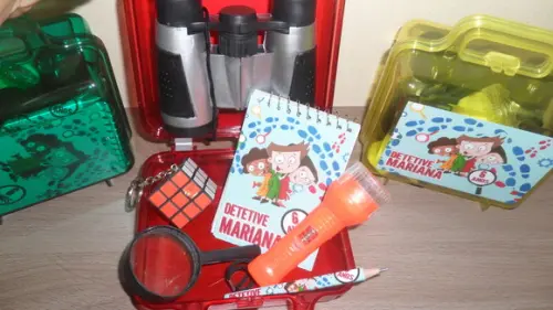 Kit Maletinha+binoculo+lanterna+lupa+bloco+mini Lápis+cubo