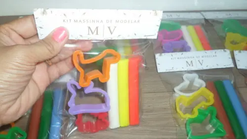 Kit Massinha de Modelar com 3 Cores + 3 Cortadores