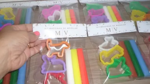 Kit Massinha de Modelar com 3 Cores + 3 Cortadores