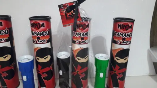 Kit Pega Vareta e Mini Lanterna + Saquinho Tag e Fita Ninja