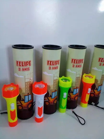 Kit Pega Vareta e Mini Lanterna Tema Retroescavadeira