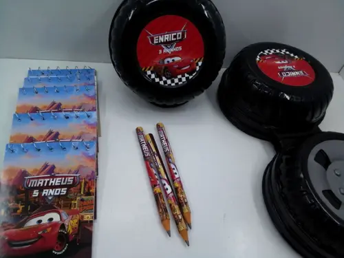Kit Pote em Formato de Roda + Bloquinho + Mini Lãpis
