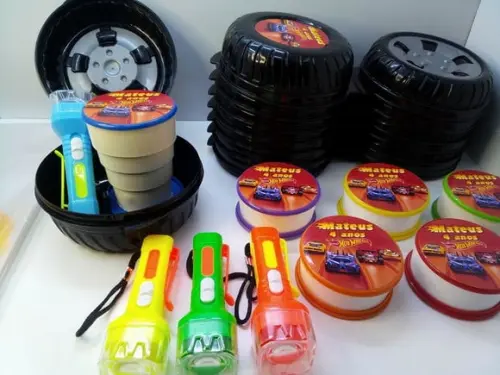Kit Pote Roda + Copo Retratil + Lanterna Hot Wheels