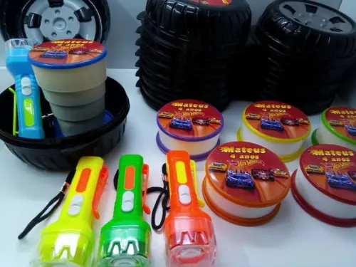 Kit Pote Roda + Copo Retratil + Lanterna Hot Wheels