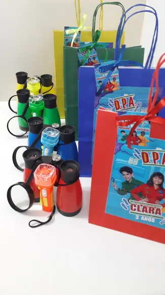 Kit Sacolinha + Binóculo + Lanterna + Lupa Tema Dpa