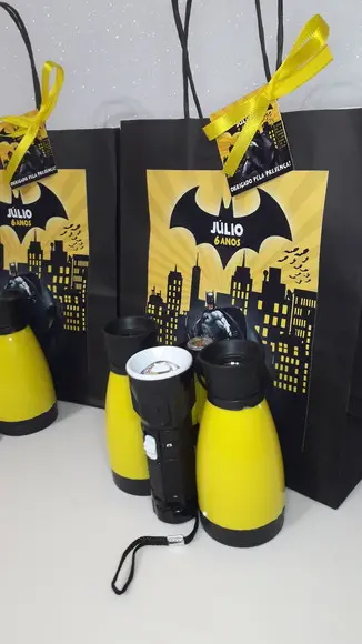 Kit Sacolinha + Binóculo + Lanterna Tema Batman
