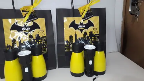 Kit Sacolinha + Binóculo + Lanterna Tema Batman
