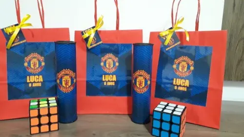 Kit Sacolinha + Cubo Magico + Pega Varetas Manchester
