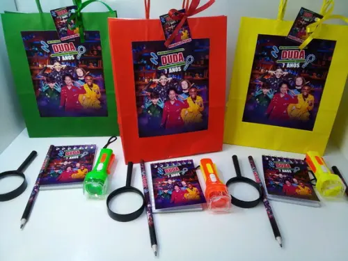 Kit Sacolinha+lanterna+lupa+bloquinho+ Lápis Dpa