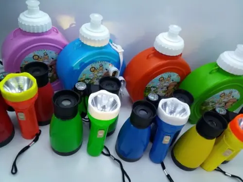 Kit Squeeze + Binoculo +lanterna + Sacolinha Tema Safari