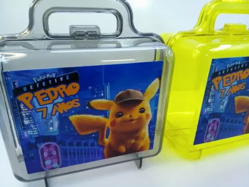 Maletinha Acrilica 12,8x13,4x7,2cm Tema Pikachu