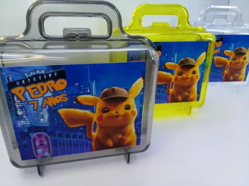 Maletinha Acrilica 12,8x13,4x7,2cm Tema Pikachu